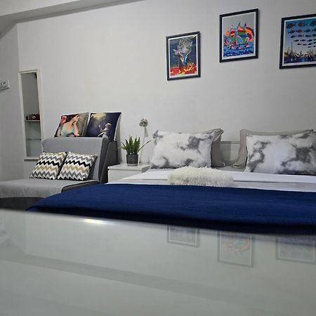 Nicky&Lucky Rooms สปลิท ภายนอก รูปภาพ