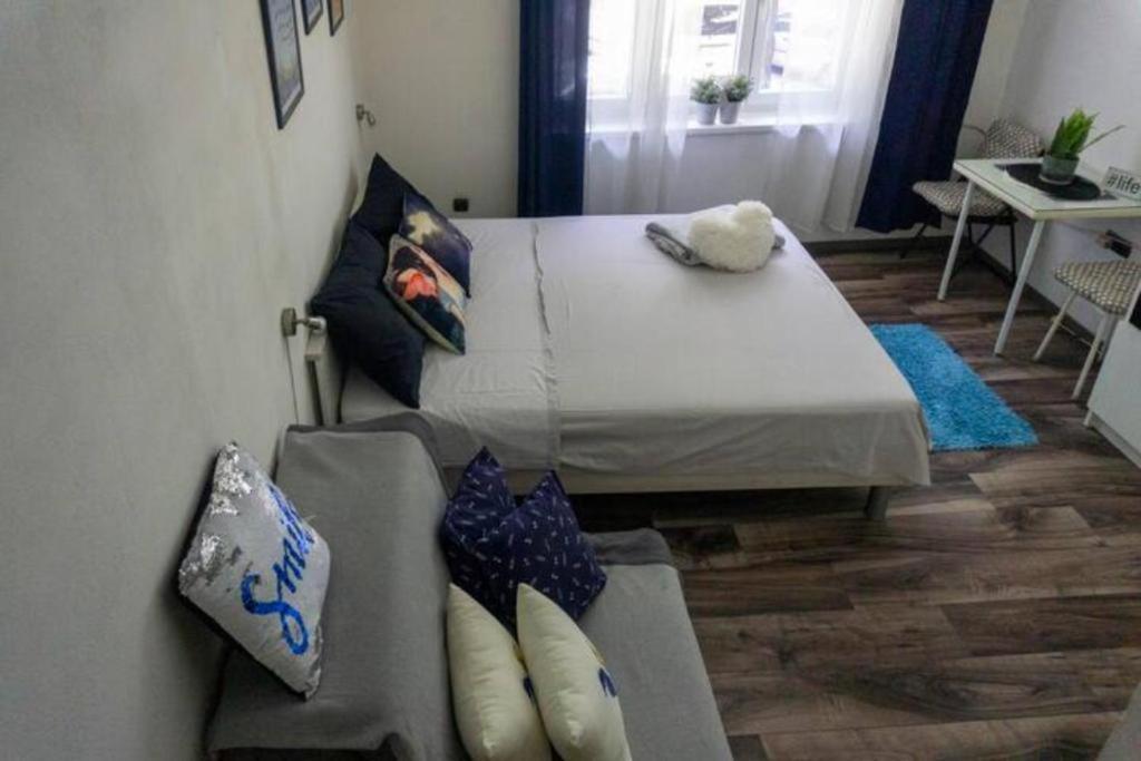 Nicky&Lucky Rooms สปลิท ภายนอก รูปภาพ